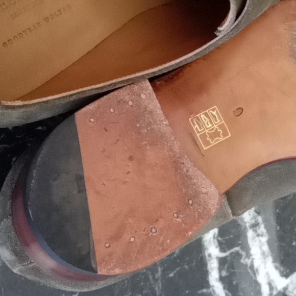 Custom handmade in Mallorca Spain, a special dark Olive suede double strap - Picture 8 of 9